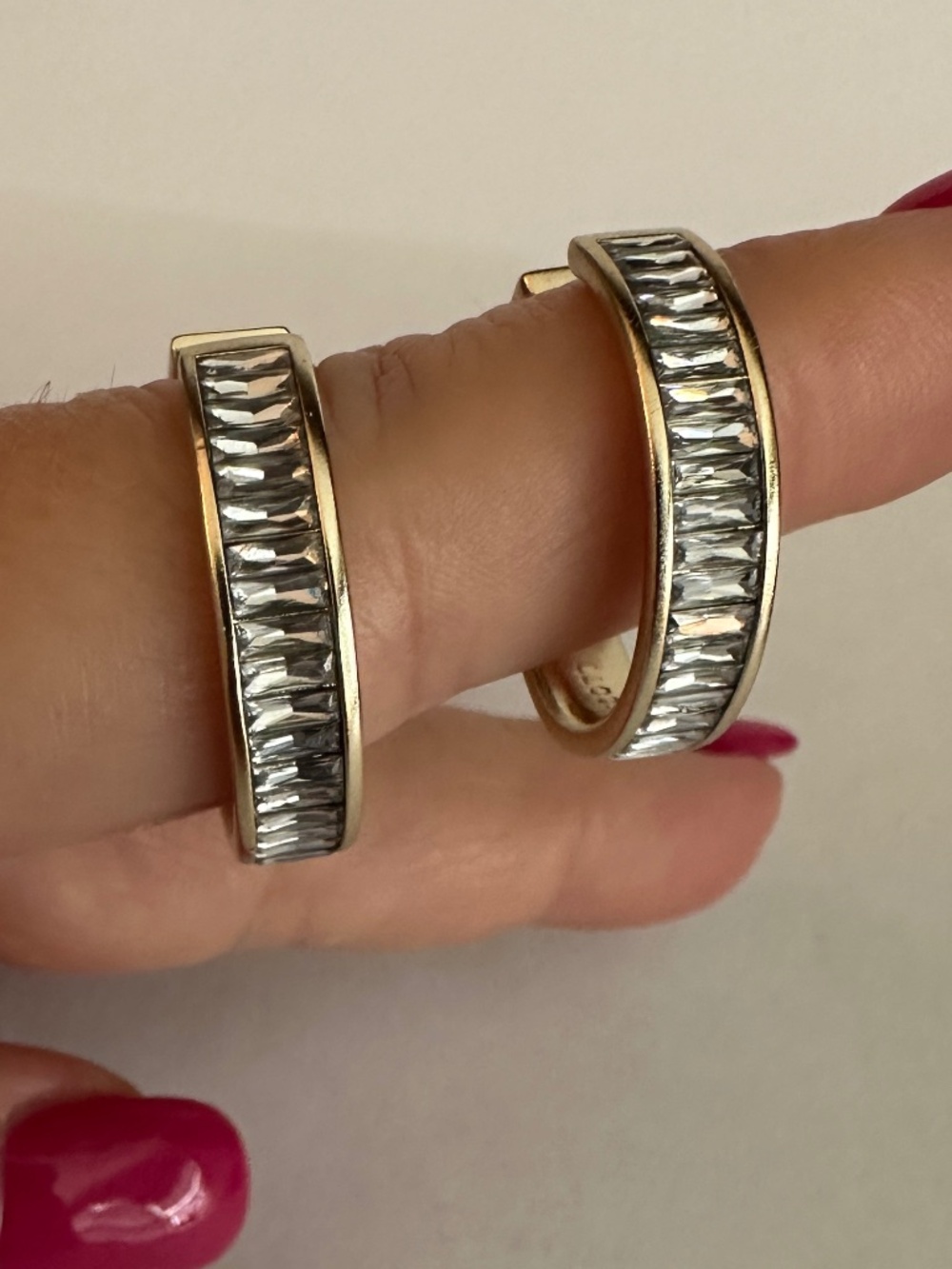 Kendra Scott Jack Hoop Earrings - Picture 3 of 5